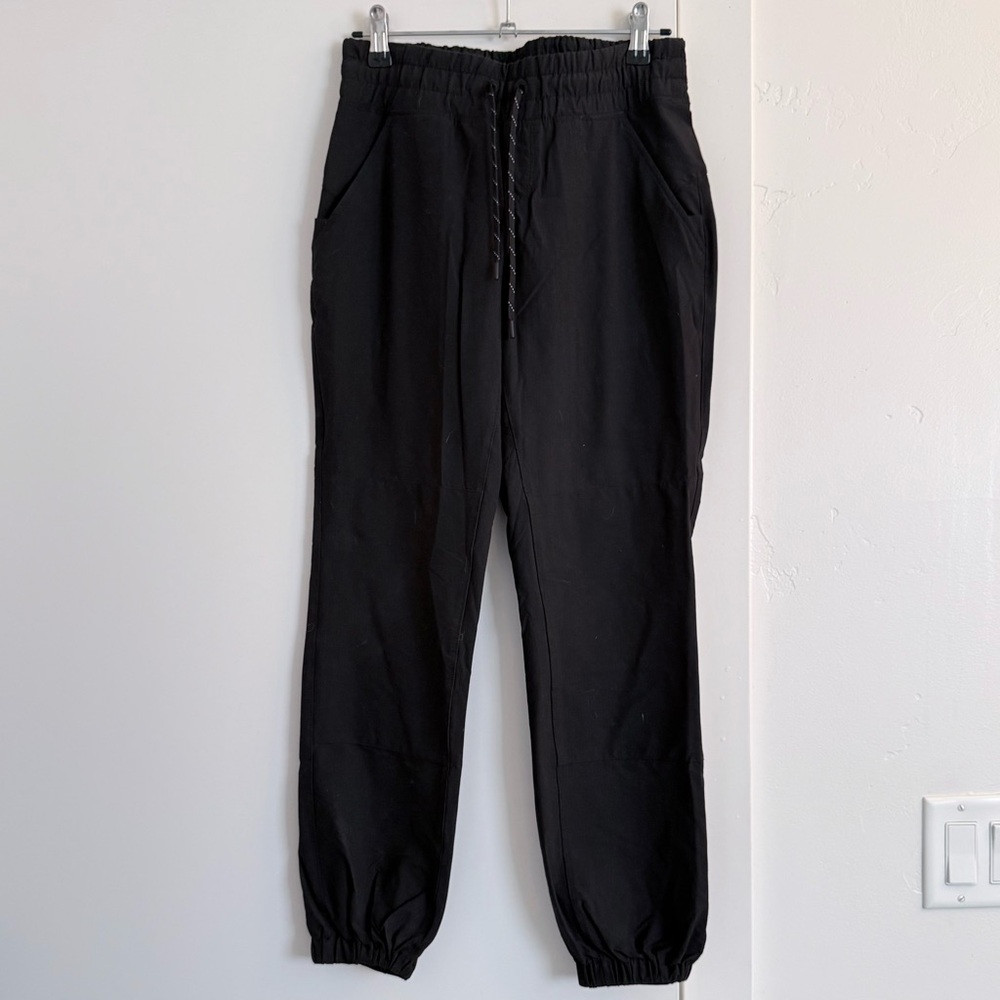 MEC Women’s Black Jogger Pants Windproof Size 0
